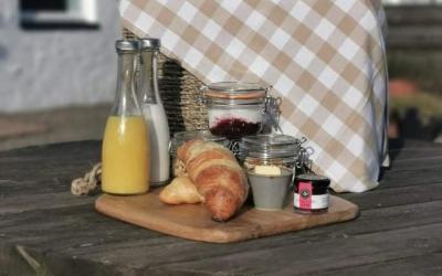 breakfast hamper