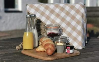 breakfast hamper