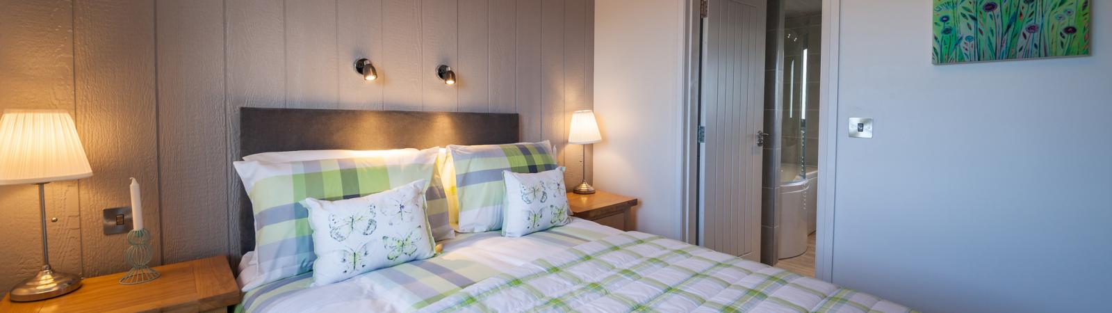 Master bedroom in lodge at Barstobrick